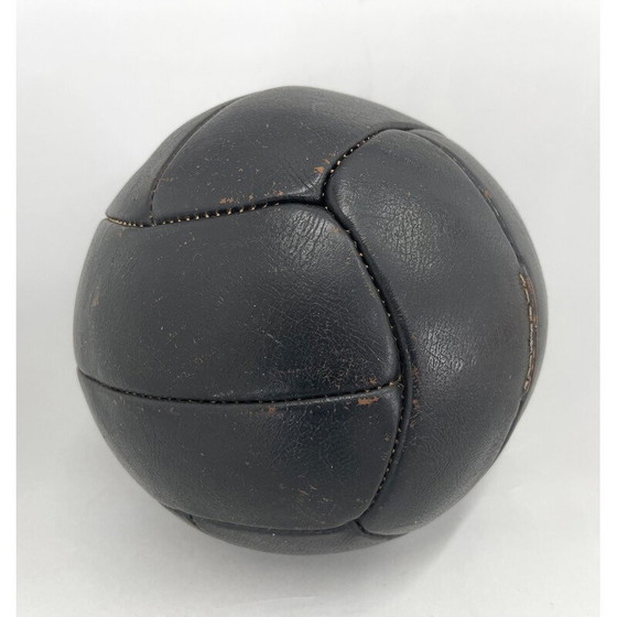 Image 1 of Medizinball aus schwarzem Leder, Tschechoslowakei 1930er Jahre