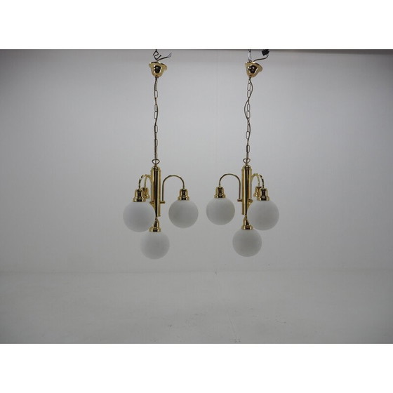 Image 1 of Paar alte Kronleuchter aus Glas und Messing mit Kugeln, Tschechoslowakei