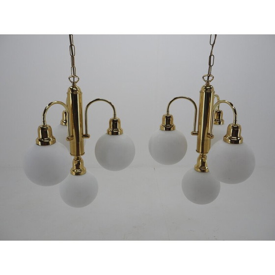 Image 1 of Paar alte Kronleuchter aus Glas und Messing mit Kugeln, Tschechoslowakei