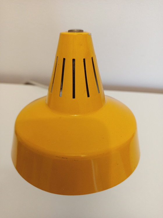 Image 1 of Retro Mid-Century Bright Lemon Yellow Schreibtischlampe aus dem alten Westdeutschland