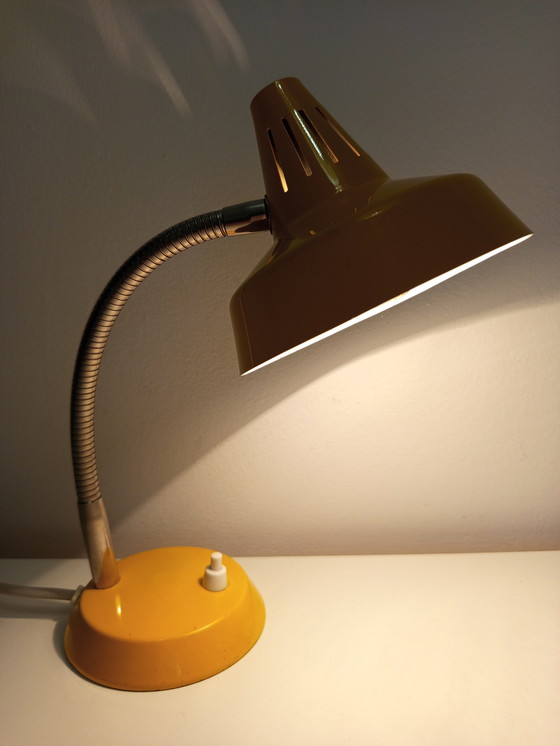 Image 1 of Retro Mid-Century Bright Lemon Yellow Schreibtischlampe aus dem alten Westdeutschland