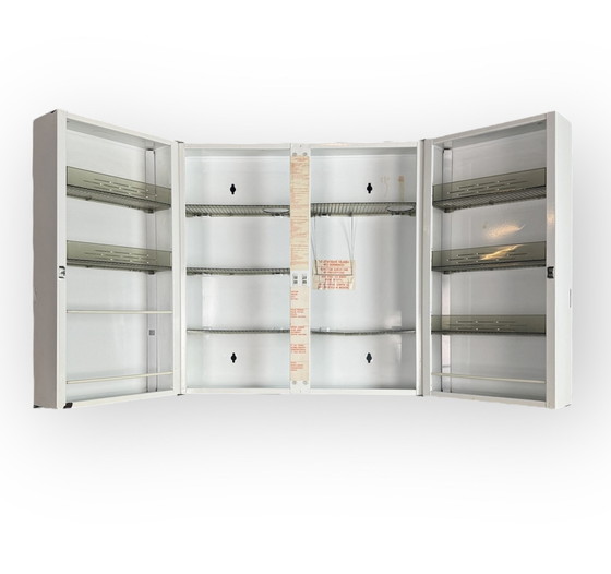 Image 1 of 60er Jahre Metall-Medizinschrank-Apotheken-Wandschrank