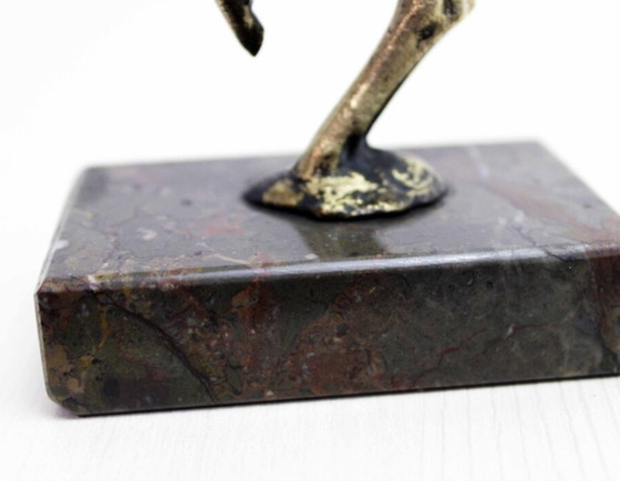 Image 1 of Bronzehirsch auf Marmorsockel