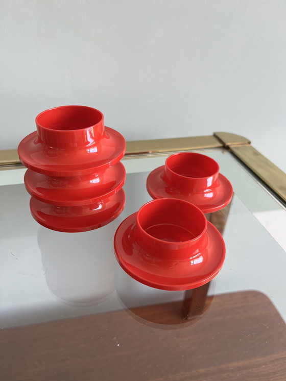 Image 1 of 5x rote Designer-Eierbecher aus Plastik