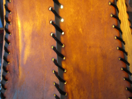 Image 1 of Vintage Rare Heavy Antique Wagon Wheel Ash Lampe mit echtem Leder Lampenschirm