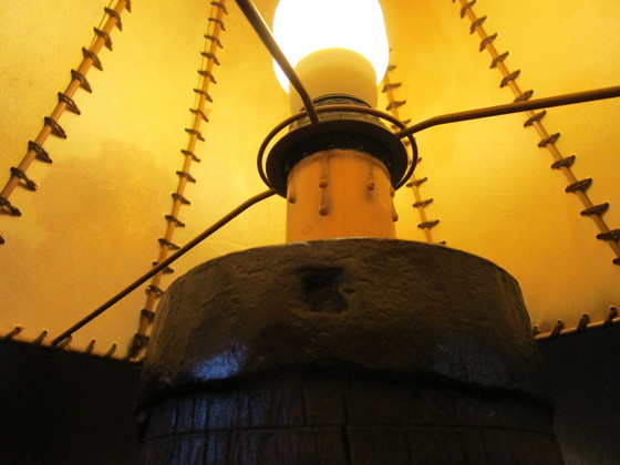 Image 1 of Vintage Rare Heavy Antique Wagon Wheel Ash Lampe mit echtem Leder Lampenschirm