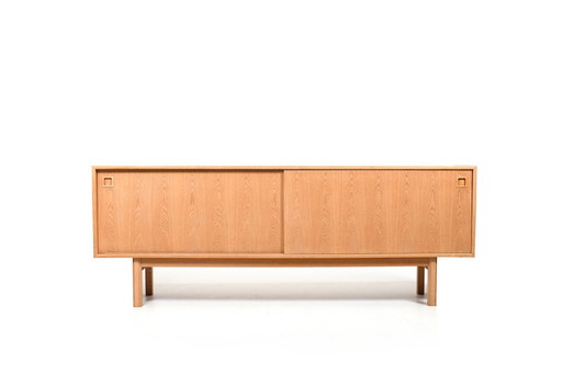 Niedriges dänisches Sideboard No.21 in Eiche von Omann Jun, 1960er Jahre