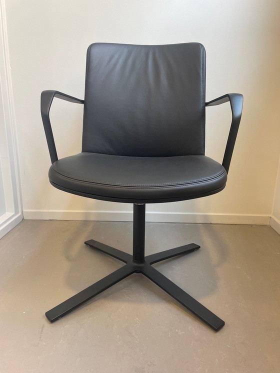 Image 1 of Orangebox Konferenztisch