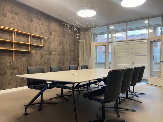 Image 1 of Orangebox Konferenztisch