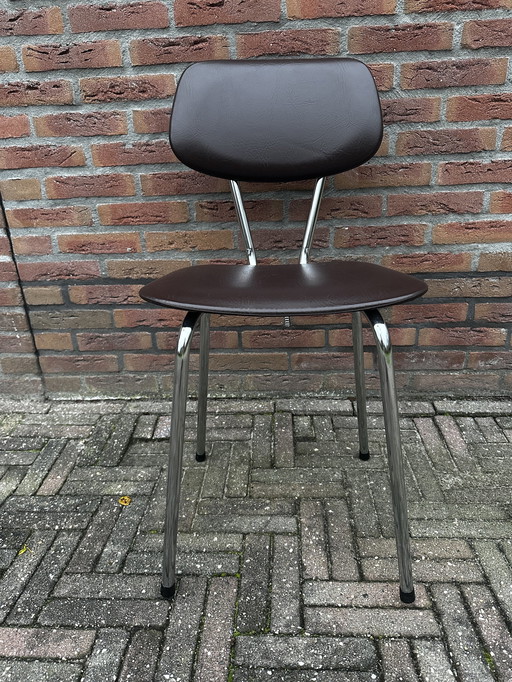 Vintage Esszimmerstuhl mit Rohrgestell. 1970s.