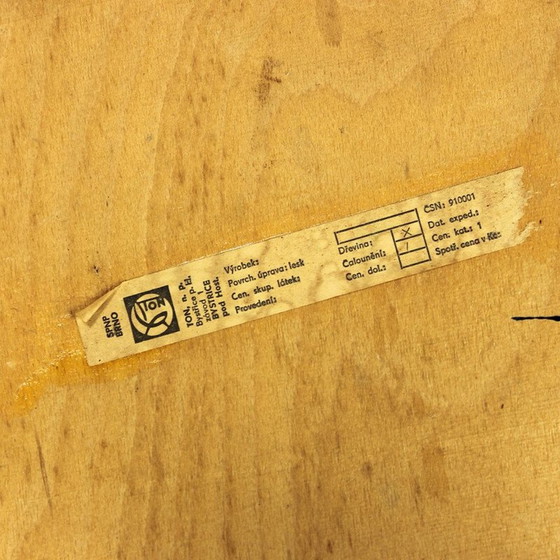 Image 1 of Satz von 4 Stühlen aus Eichenholz und Stoff von Ton, Tschechoslowakei 1960