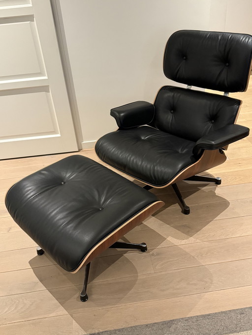 Vitra Earnes Lounge Chair Xl & Hocker