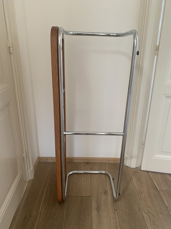 Image 1 of Die Bank der Socialite Family