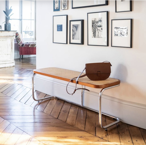 Image 1 of Die Bank der Socialite Family