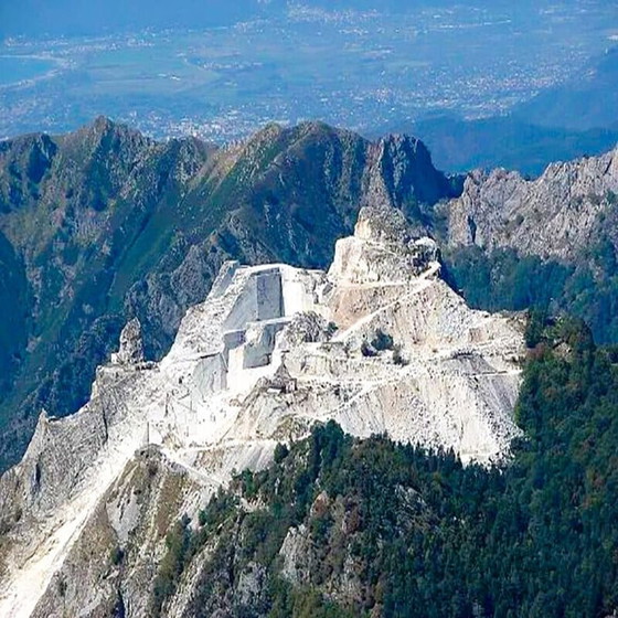 Image 1 of Vintage-Skulptur aus weißem Carrara-Marmor, die Christoph Kolumbus darstellt