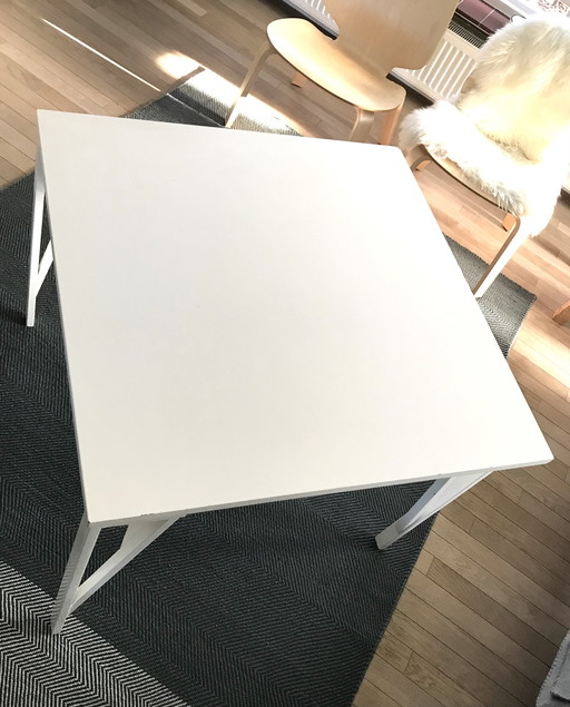 Achille Castiglione Tisch TRAC