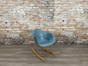 Vitra RAR blauer Schaukelstuhl