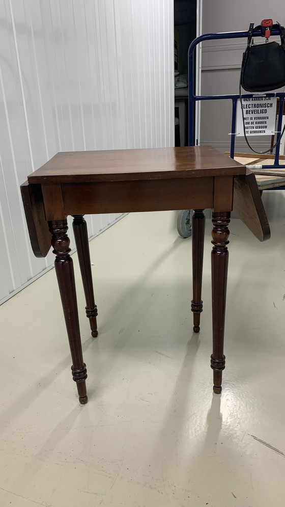 Image 1 of Klassische Beistelltische