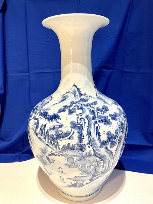 Schlanke chinesische Vase