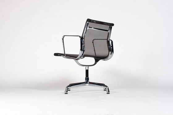 Image 1 of 4x Vitra ea108 anthrazit netzgeflecht chrom