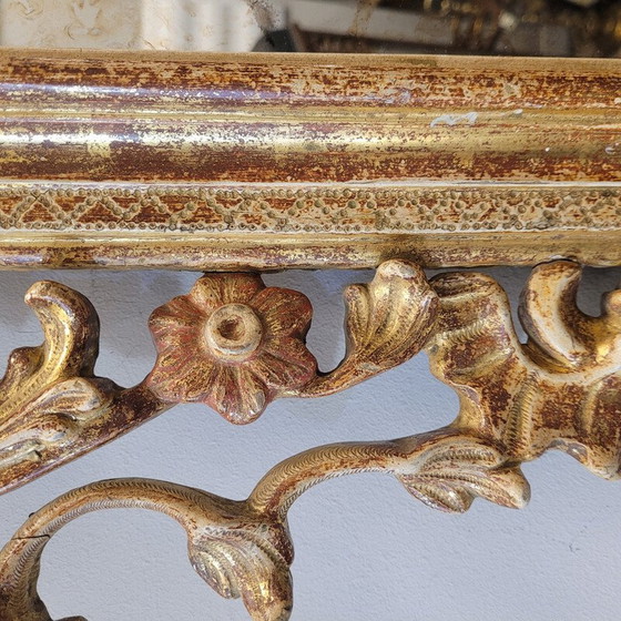 Image 1 of Vintage-Spiegel in geschnitztem und vergoldetem Holzrahmen