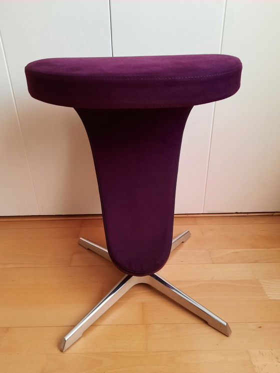 Image 1 of Schöner Varier Schalenstuhl mit passender Fußstütze und Kissen