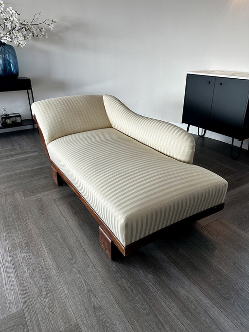 Chaise longue