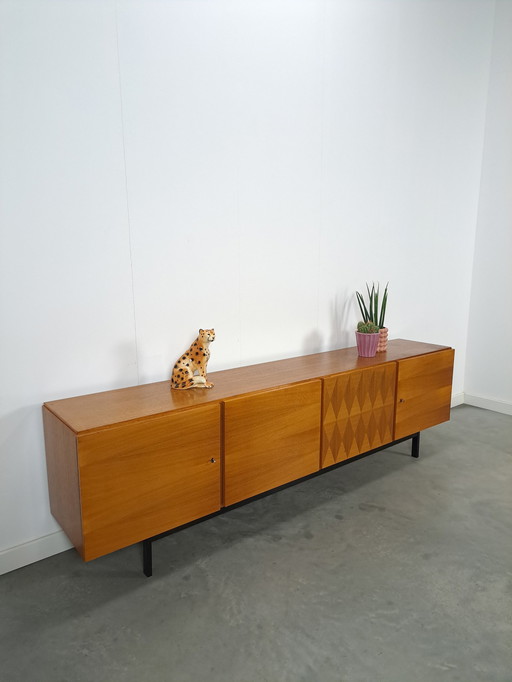 Vintage Design Sideboard Musterring mit schwarzen Stahlbeinen, Sideboard