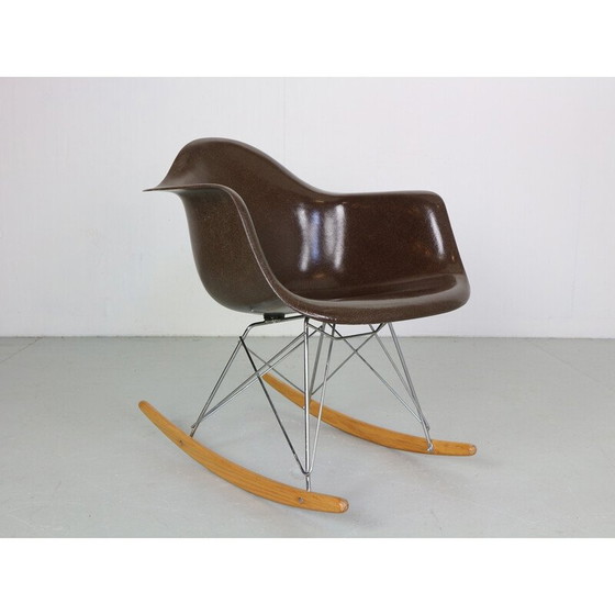 Image 1 of Brauner Schaukelstuhl "RAR" von Charles und Ray Eames für Herman Miller, 1977