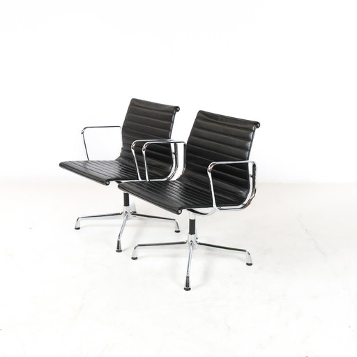 Eames Vitra EA 107 Stuhl