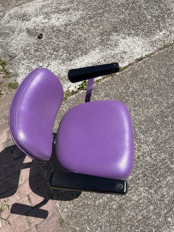 Image 1 of Lila Vintage Stuhl