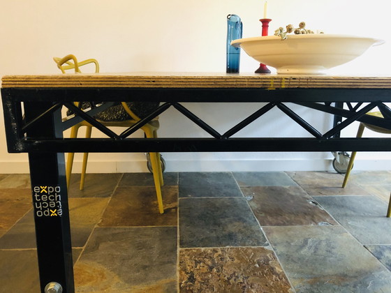 Image 1 of Holzarbeitstisch mit Metallgestell, fahrbar und höhenverstellbar