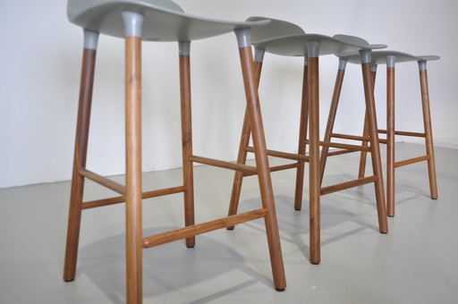 1x Normann Copenhagen Form Barhocker