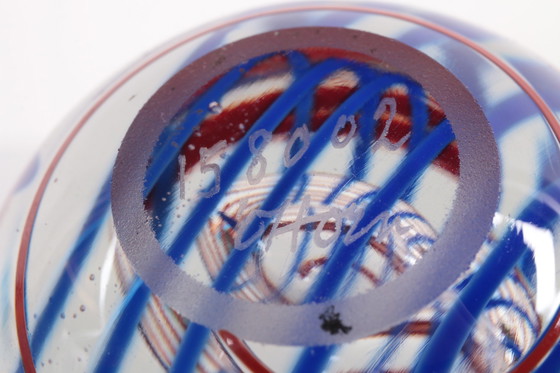 Image 1 of Runde Glaskugel Briefbeschwerer signiert mit o Horn,1960