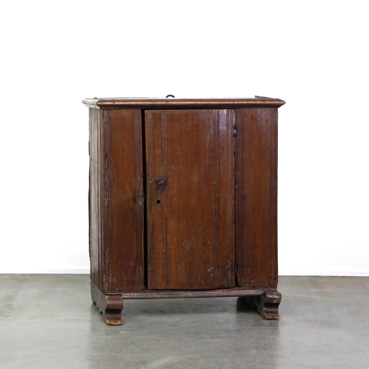 Spider Cabinet mit Schloss | €865 | Whoppah