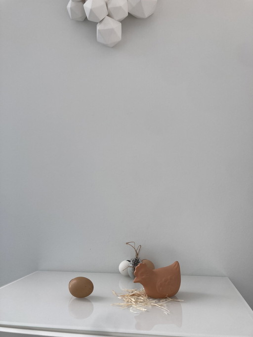 Festliches Oster-Terrakotta-Huhn