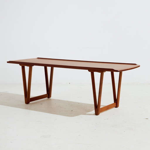 Mk10666 Restaurierter Couchtisch aus Teakholz