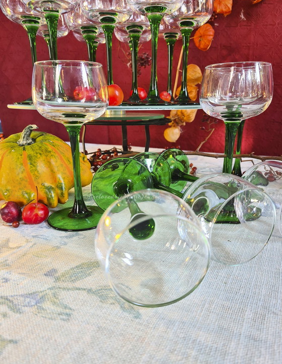 Image 1 of Luminarc Frankreich, Elegantes Glas auf hohem grünen Stiel