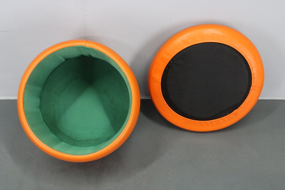 Image 1 of 1970er Jahre Leder Pouf oder Hocker, Italien