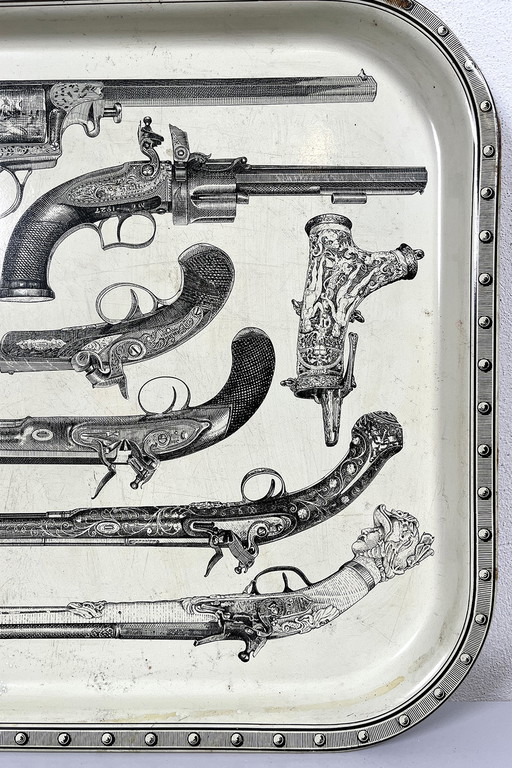 Tablett im Fornasetti-Stil