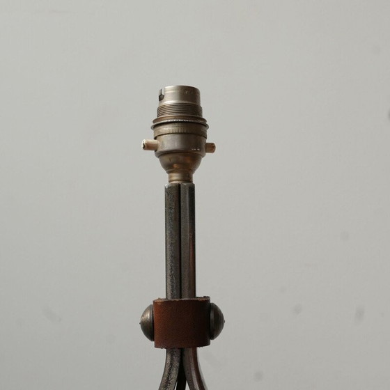 Image 1 of Mid Century Tischlampe aus Leder und Eisen von Jean-Pierre Ryckaert, Frankreich 1950er Jahre