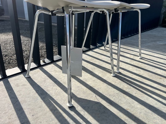 Image 1 of 2x Vitra HAL Rohrstühle