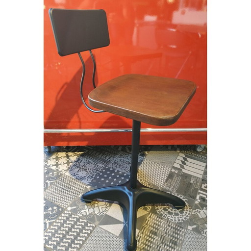 Automatisch verstellbarer Industriehocker mit Rückenlehne von Kewaunee Mfg, USA 1930er Jahre