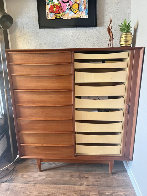 Image 1 of Svend Åge Madsen Für Falster. 1960er Jahre Scandinavian Modern Design - Herrentruhe/ Highboard.
