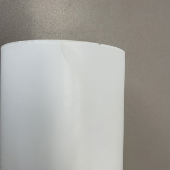 Image 1 of Satz von zwei Wandleuchten aus Messing und satiniertem Glas für das Theater, Italien, 1970er Jahre