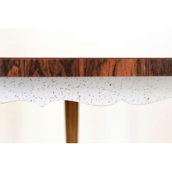 Image 1 of Dreieckiger Couchtisch aus Holz, 1950