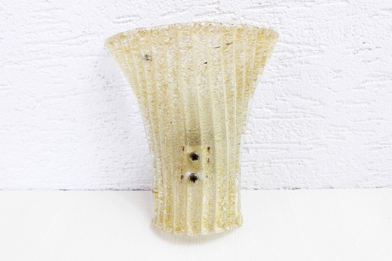 Image 1 of Hillebrand Wandleuchte Aus Goldenem Glas 1970