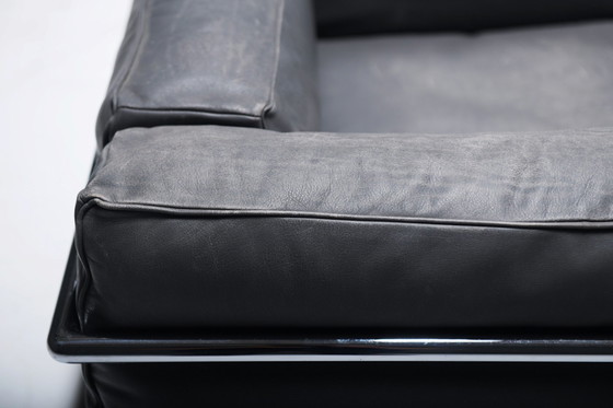 Image 1 of Satz (2) Lc 3 in grauem Leder von Le Corbusier, Jeanneret & Perriand für Cassina