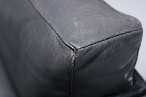 Image 1 of Satz (2) Lc 3 in grauem Leder von Le Corbusier, Jeanneret & Perriand für Cassina