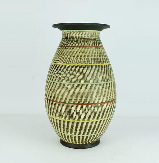 Duemler & Breiden 1950er Bodenvase Modell 32/35 Sgraffito-Dekor mit bunten Streifen